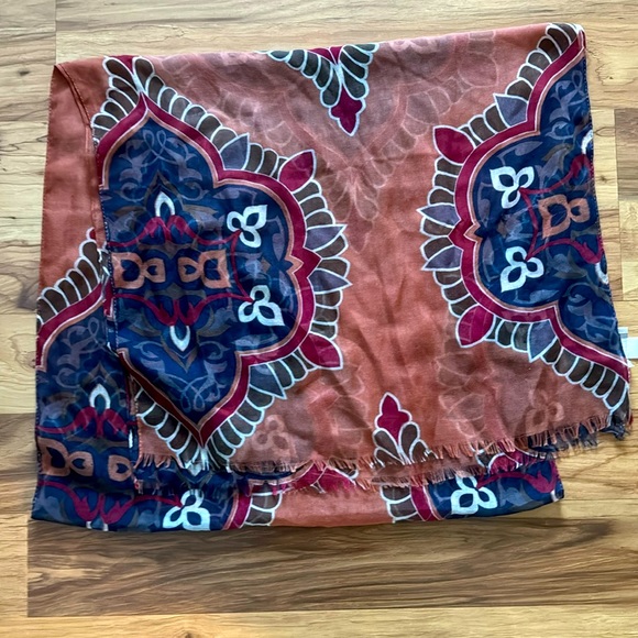 Printed Raw Edge Light Scarf - Picture 1 of 4